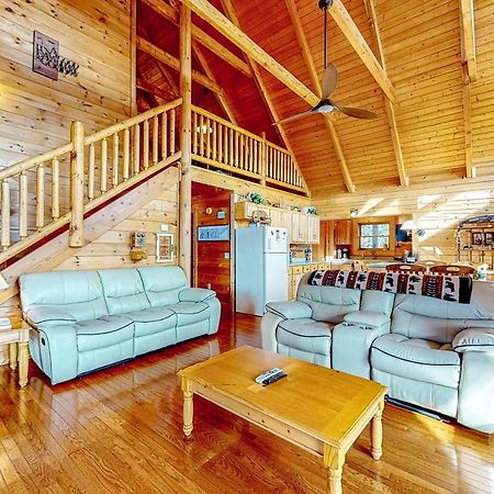 Lazy Bear Lodge Sevierville Exterior photo